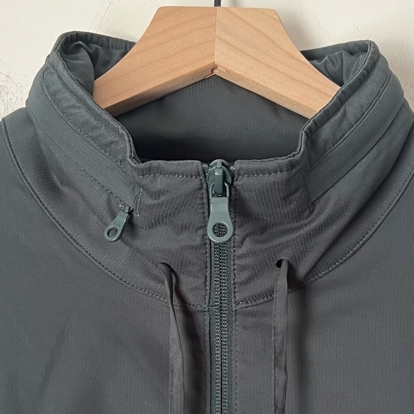 girlfriend collective Hummingbird Half Zip Windbreaker Jacket Moss Green - Picture 6 of 15